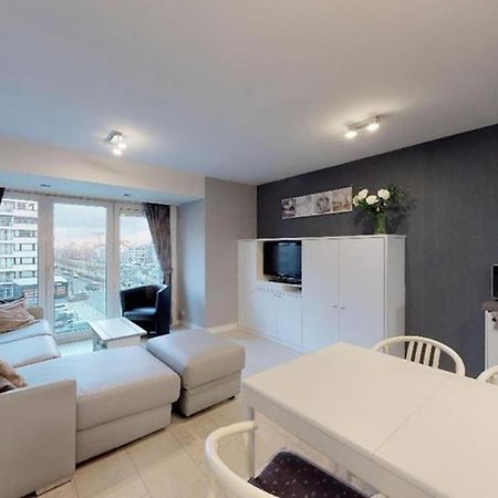 Studio Met Zeezicht Op Heldenplein Кноке-Хайст Екстериор снимка