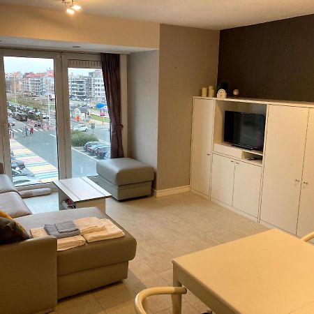 Studio Met Zeezicht Op Heldenplein Кноке-Хайст Екстериор снимка
